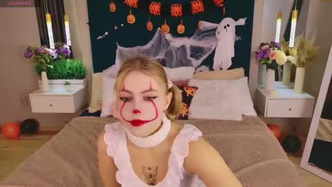 Snapshot of stellahaart chatting on 10/30/25, 05:53 Stella 3 online show from 10/30/25, 05:53