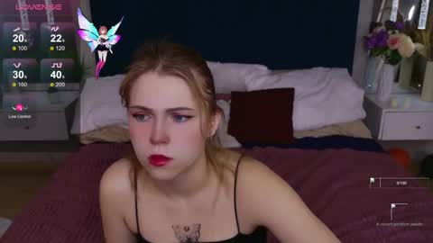 Snapshot of stellahaart chatting on 11/09/25, 05:39 Stella 3 online show from 11/09/25, 05:39