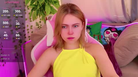 Snapshot of stellahaart chatting on 11/28/25, 07:33 Stella 3 online show from 11/28/25, 07:33