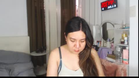 Snapshot of stellahugets chatting on 06/18/26, 08:47 Stella online show from 06/18/26, 08:47