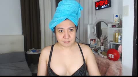 Snapshot of stellahugets chatting on 07/07/26, 10:41 Stella online show from 07/07/26, 10:41