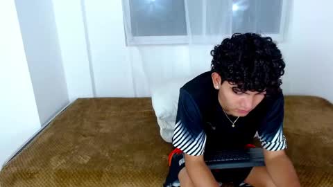 stellar_3 online show from 09/15/25, 08:53