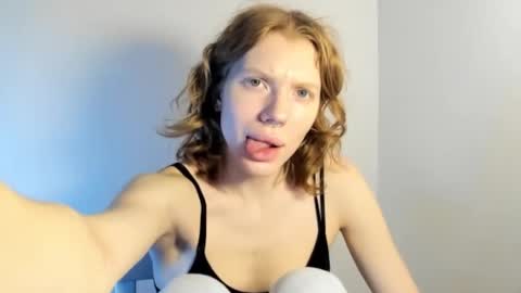 Snapshot of stellaswen chatting on 11/13/25, 10:58 S T E L L A online show from 11/13/25, 10:58