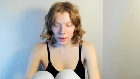 Snapshot of stellaswen chatting on 11/14/25, 09:41 S T E L L A online show from 11/14/25, 09:41