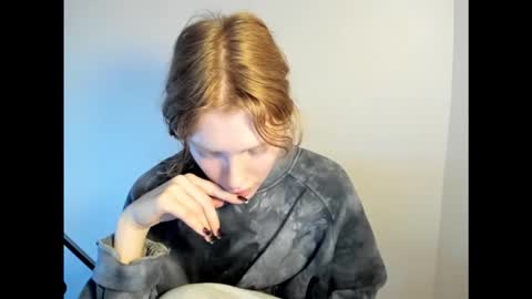 Snapshot of stellaswen chatting on 11/21/25, 09:08 S T E L L A online show from 11/21/25, 09:08