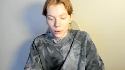 Snapshot of stellaswen chatting on 12/18/25, 08:31 S T E L L A online show from 12/18/25, 08:31