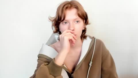 S T E L L A online show from 02/05/26, 08:19