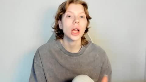 S T E L L A online show from 03/05/26, 08:32