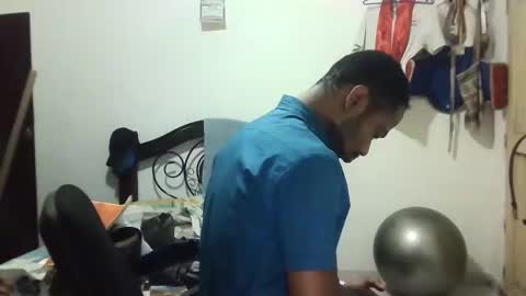 Snapshot of stemanlu9 chatting on 12/25/24, 02:03 Steman online show from 12/25/24, 02:03