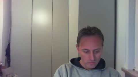 sten015 online show from 12/15/25, 04:33