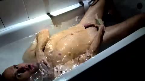 Snapshot of stenlyvrbich chatting on 12/08/24, 12:07 lee online show from 12/08/24, 12:07