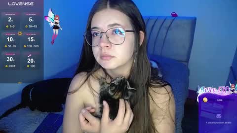 Snapshot of stepha_sweet chatting on 12/19/24, 08:55 Emma online show from 12/19/24, 08:55