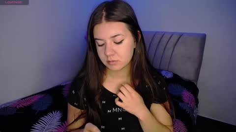 Snapshot of stepha_sweet chatting on 12/30/24, 04:42 Emma online show from 12/30/24, 04:42