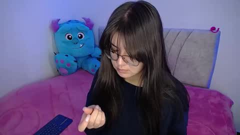 Snapshot of stepha_sweet chatting on 02/04/25, 04:18 Emma online show from 02/04/25, 04:18