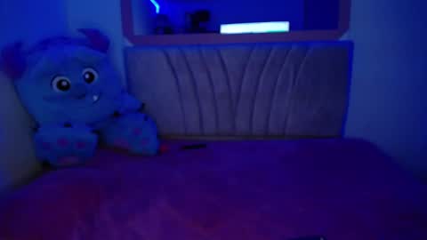 Snapshot of stepha_sweet chatting on 02/04/25, 10:24 Emma online show from 02/04/25, 10:24