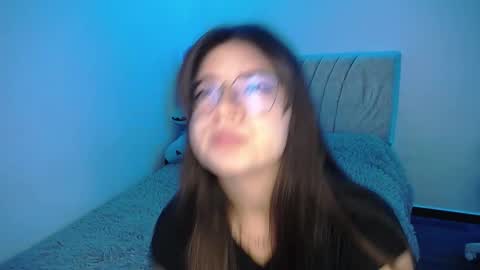 Snapshot of stepha_sweet chatting on 02/25/25, 12:14 Emma online show from 02/25/25, 12:14