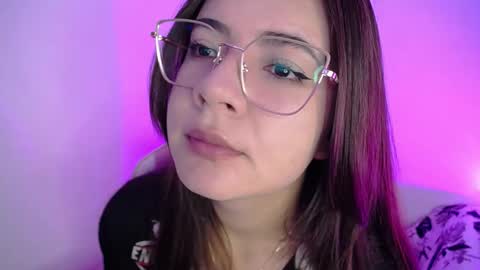 Snapshot of stepha_sweet chatting on 09/09/25, 09:03 Emma online show from 09/09/25, 09:03