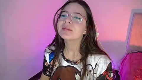 Snapshot of stepha_sweet chatting on 09/17/25, 11:39 Emma online show from 09/17/25, 11:39