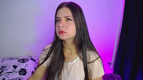 Snapshot of stepha_sweet chatting on 11/08/25, 03:50 Emma online show from 11/08/25, 03:50