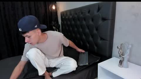 Stephane Rouss online show from 01/16/26, 07:51