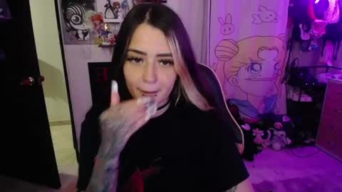 Snapshot of stephani_rousso chatting on 08/04/26, 12:25 joha cosmo online show from 08/04/26, 12:25