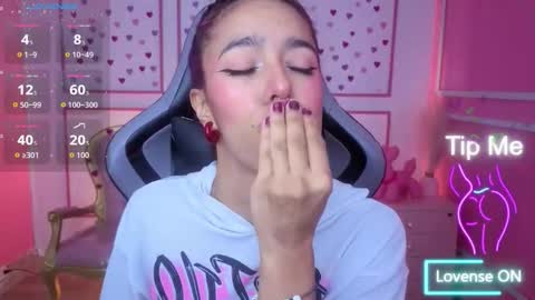 Stephania online show from 12/17/25, 12:00