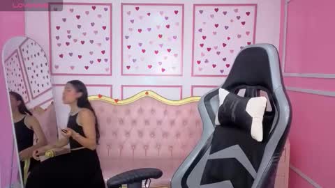 Stephania online show from 02/13/26, 12:23