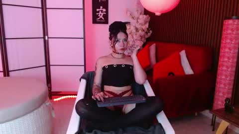 Stephanie online show from 11/23/25, 05:18