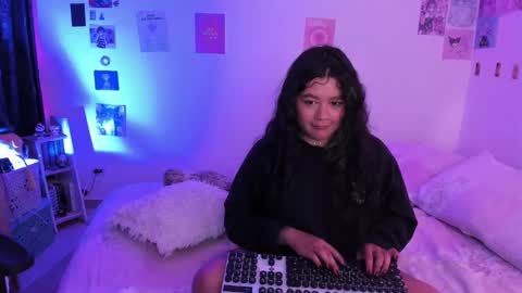 Stephanie  online show from 12/20/24, 03:14