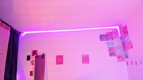 Stephanie  online show from 02/06/25, 02:00