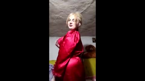 Stephany online show from 04/06/26, 09:27