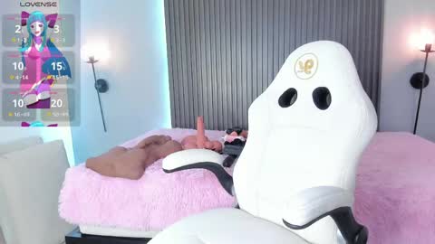 Stephany online show from 04/15/26, 07:58