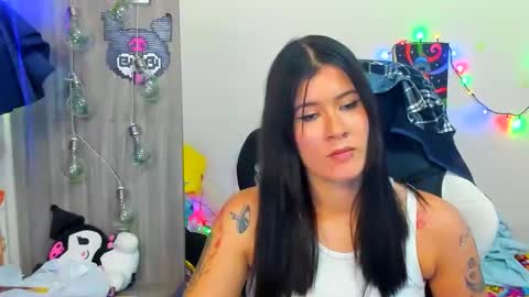 Stephany  independient model  online show from 10/17/25, 12:14