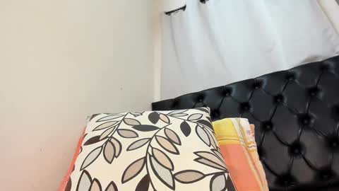 Snapshot of stephie01 chatting on 12/07/24, 05:59 estefania online show from 12/07/24, 05:59