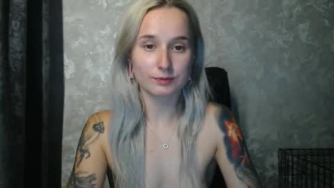 Snapshot of stephiepink chatting on 11/07/25, 02:17 Grace online show from 11/07/25, 02:17