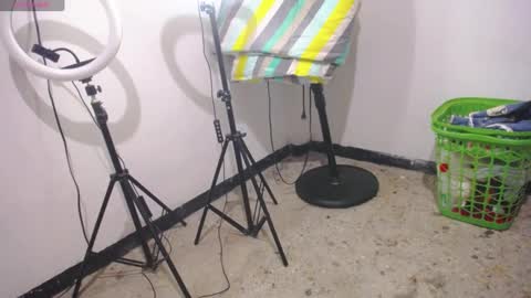 Snapshot of stepmom_slut_50_ chatting on 01/09/25, 02:01 Angie mature online show from 01/09/25, 02:01