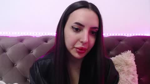 Snapshot of stepmommy19 chatting on 02/18/25, 11:52 StepMommy19 online show from 02/18/25, 11:52