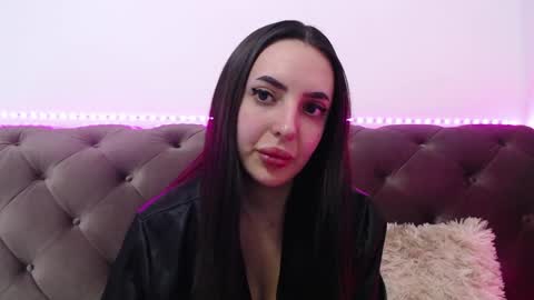 Snapshot of stepmommy19 chatting on 02/19/25, 08:41 StepMommy19 online show from 02/19/25, 08:41