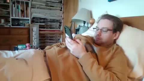 Ian23602 online show from 12/22/25, 03:42