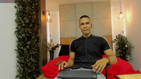 Snapshot of sterling_magnus chatting on 02/06/26, 08:01 online show from 02/06/26, 08:01