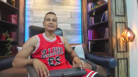 Snapshot of sterling_magnus chatting on 02/09/26, 07:51 online show from 02/09/26, 07:51