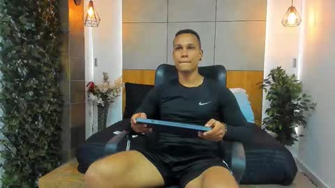 Snapshot of sterling_magnus chatting on 02/26/26, 07:35 online show from 02/26/26, 07:35