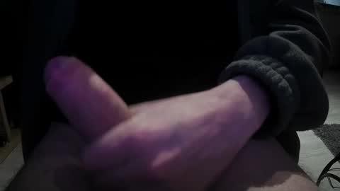 Snapshot of steve9925 chatting on 02/08/25, 12:17 steve9925 online show from 02/08/25, 12:17