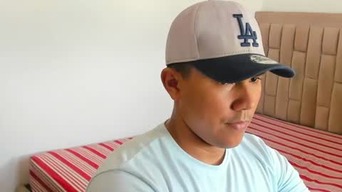 Snapshot of steve_hard_ chatting on 07/18/26, 04:00 steve online show from 07/18/26, 04:00