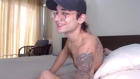 Snapshot of steveoceanbeanhuge chatting on 02/05/25, 01:37 Alex online show from 02/05/25, 01:37