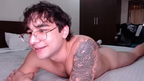 Alex   online show from 12/19/25, 02:40