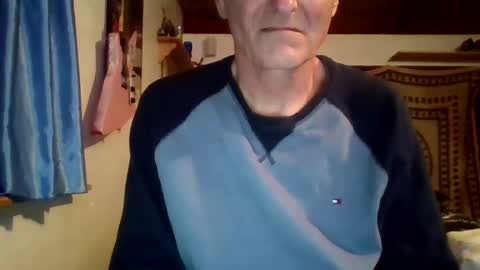 steviehard7 online show from 03/10/25, 04:38