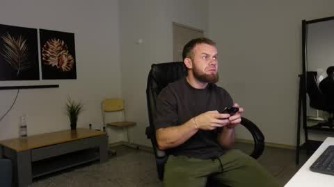 Snapshot of stewart_benzo chatting on 12/21/25, 02:51 Stewart Barnz online show from 12/21/25, 02:51