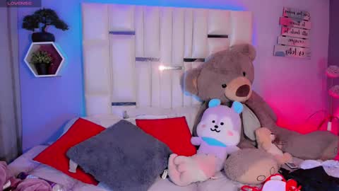 Steisee Reyes online show from 11/14/25, 08:24