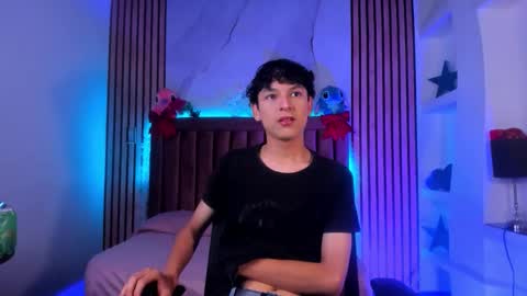 Sthepano  online show from 12/17/25, 08:15